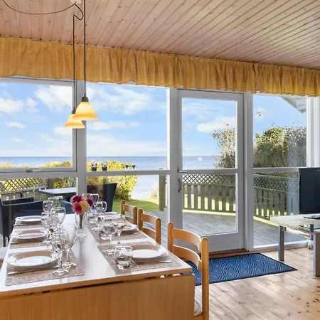 Semesterbostad Astrath - 10m From The Sea By Interhome