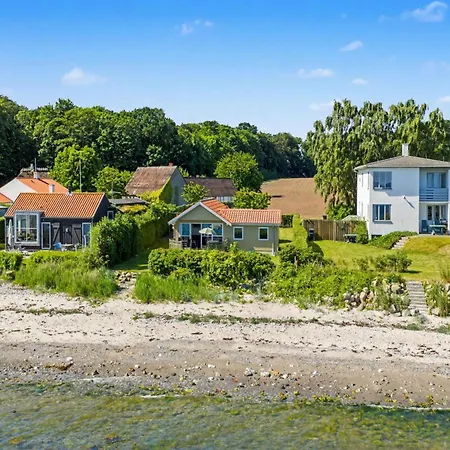 Astrath - 10m From The Sea By Interhome Vakantiehuis Nyborg